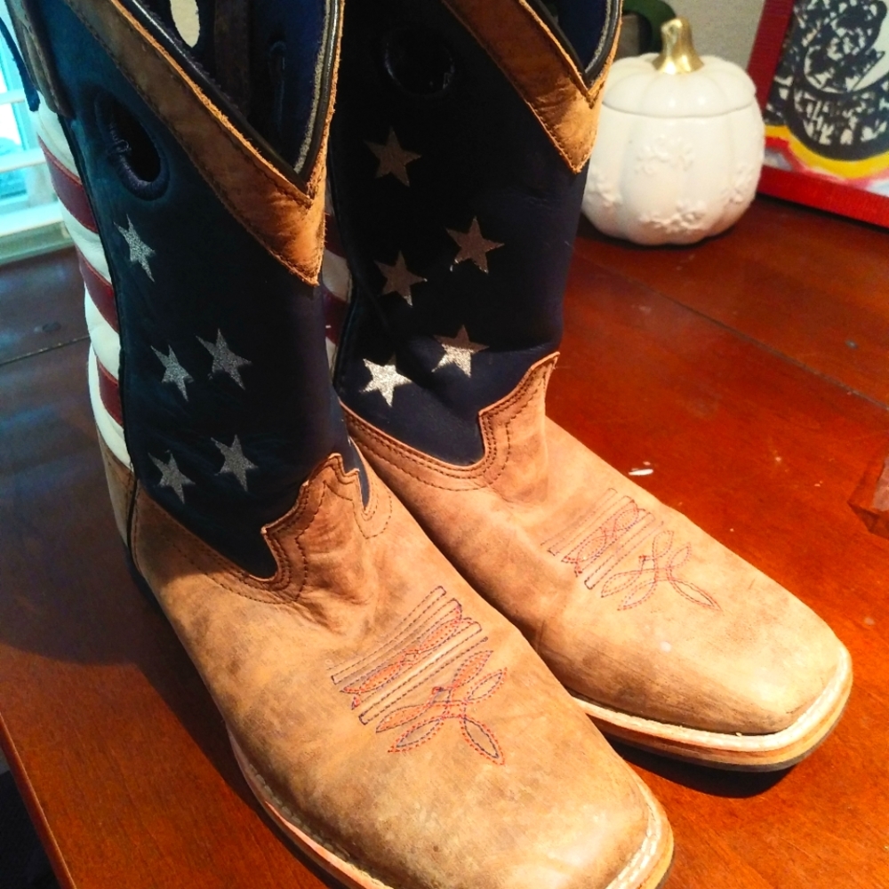 ARIAT lightly used riding boots